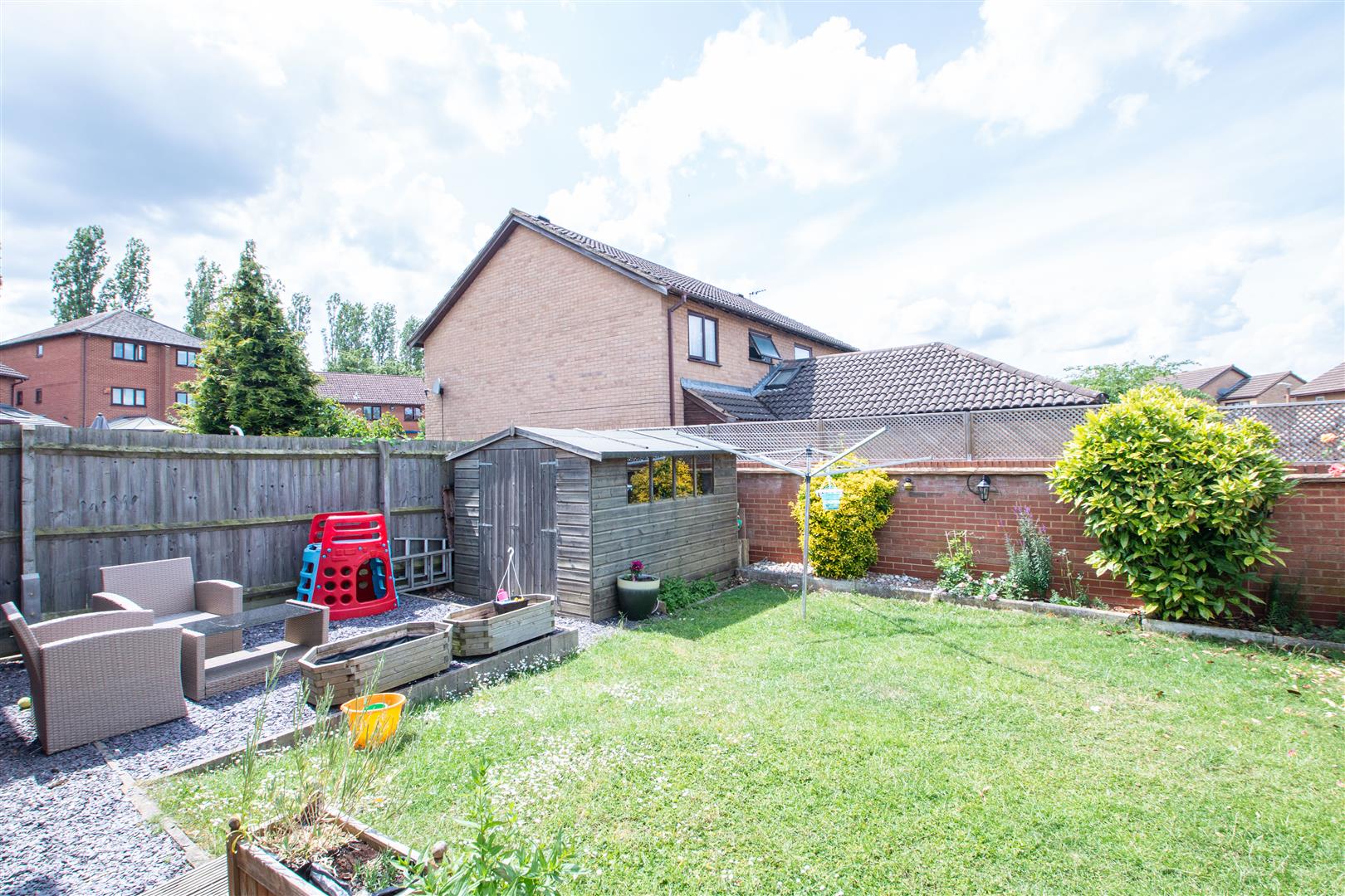 5 bed property in Orne Gardens, Milton Keynes